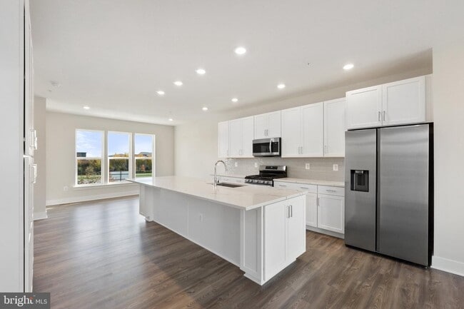 Building Photo - 23142 Horseshoe Trl Sq