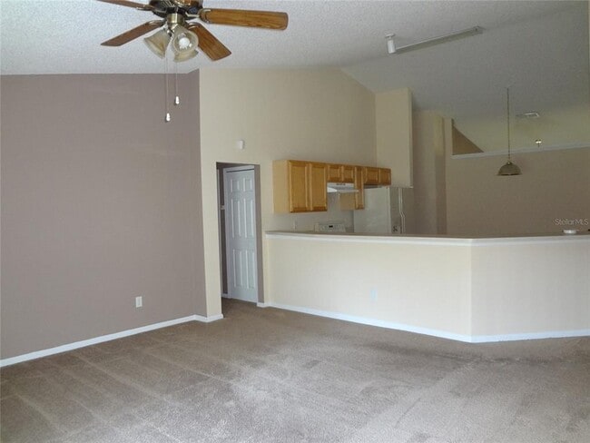 Building Photo - 6 Buffalo Grove Dr