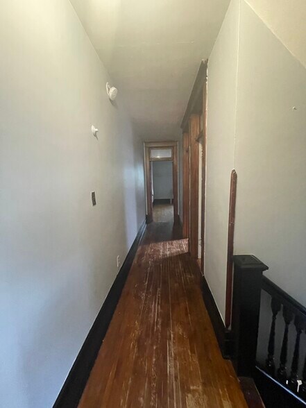 Hallway - 327 Aurora Ave