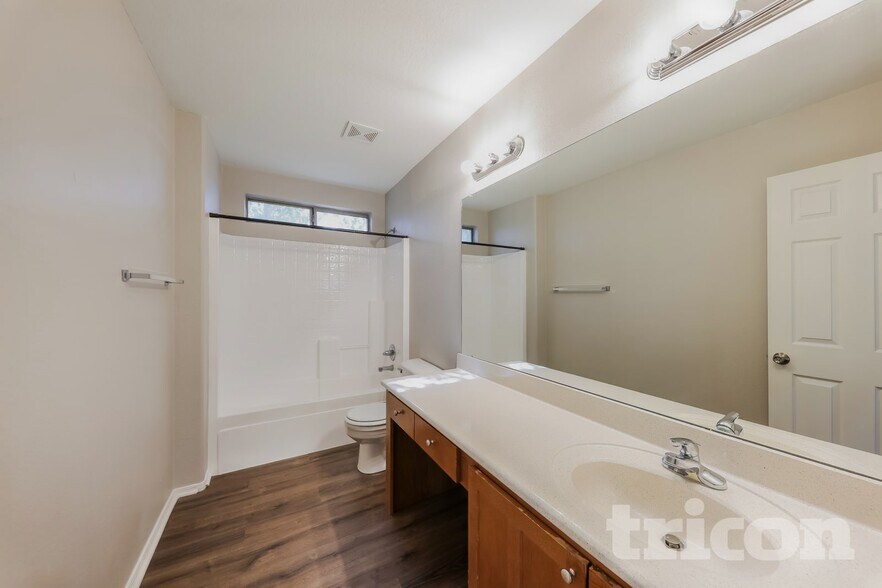 Building Photo - 16191 N 157th Dr