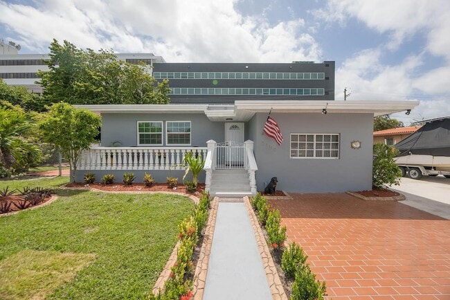 Primary Photo - 2150 SW 21st Ter