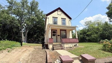 Building Photo - 85 Shaefer St