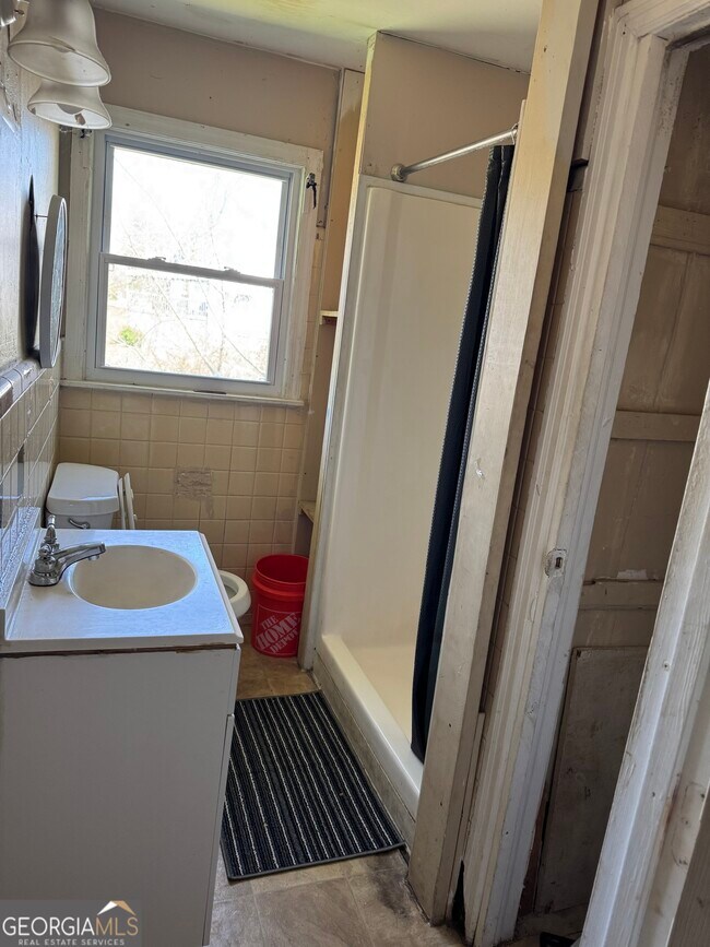 Building Photo - 41 Hollis Heights