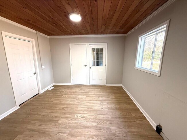 Building Photo - 54 Hebron Church Rd