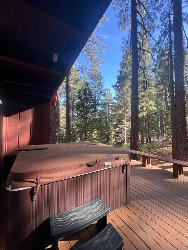 Building Photo - 860 Gardner St