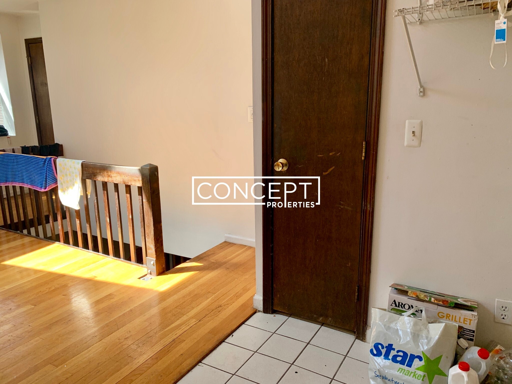 Building Photo - 10 Shepard St