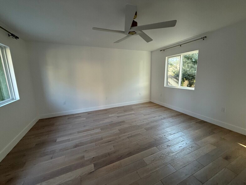 Building Photo - 10351 Keswick Ave