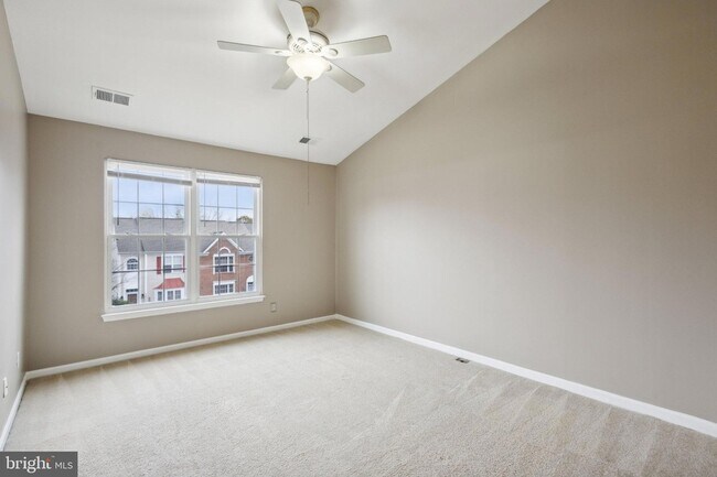 Building Photo - 15514 Port Washington Ct