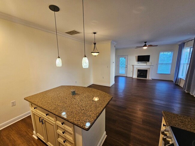 Building Photo - Updated Townhome in Ballantyne!!!!