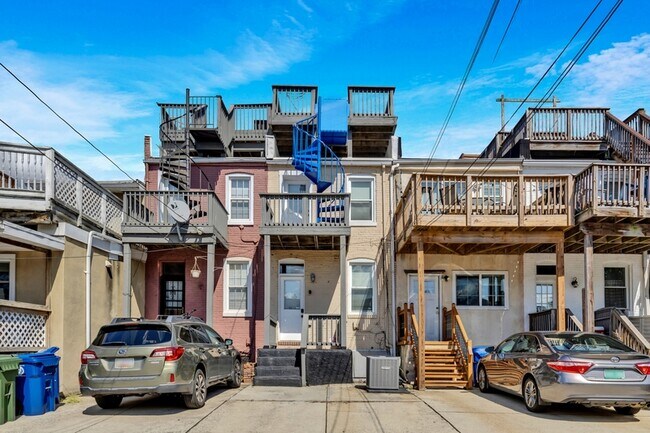 Building Photo - 1448 Patapsco St