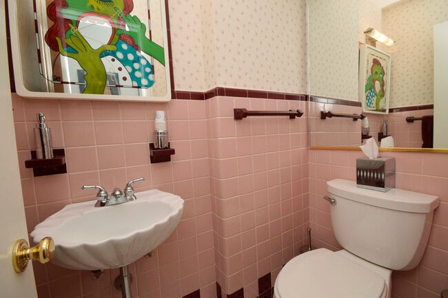 Building Photo - 319 Wesley Ave