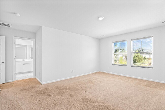 Building Photo - 504 Minim St