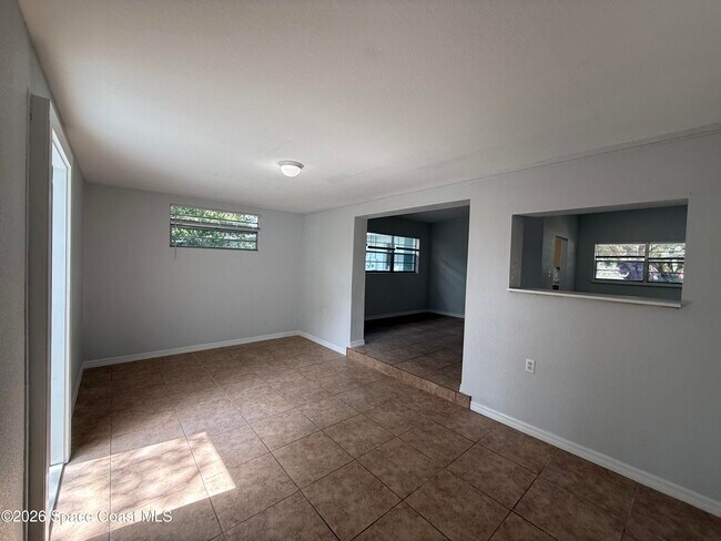 Building Photo - 420 N Fiske Blvd