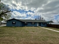 Building Photo - 211 Uecker Dr