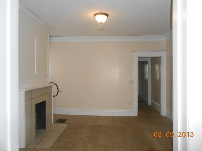 Building Photo - 166-168-168 E 11th Ave