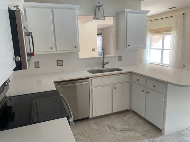 Building Photo - 3 bed 2 bath - Frenship ISD