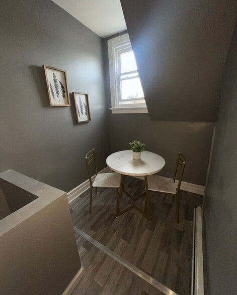 Building Photo - 779 Lake St