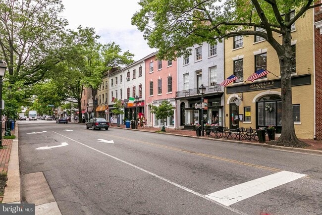 Building Photo - 718 Oronoco St