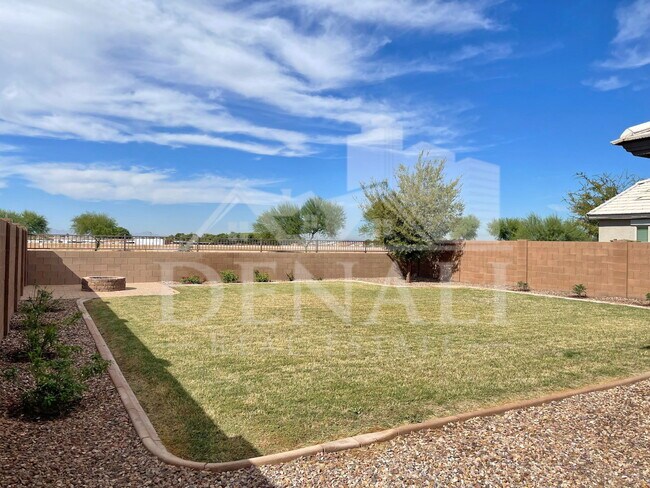 Building Photo - 7826 S Peppertree Dr
