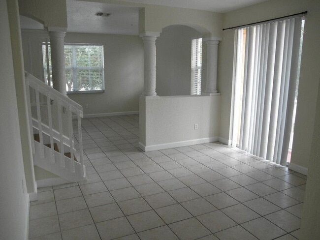Building Photo - 3308 Shoma Dr