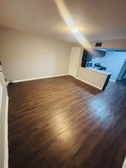 Primary Photo - 7830 S Yates Blvd