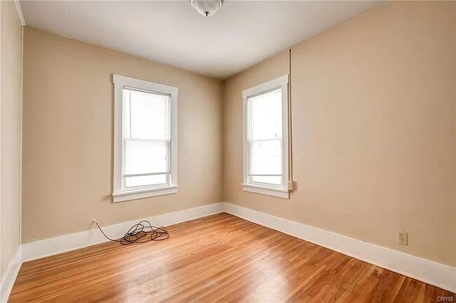 Building Photo - 328 Tennyson Ave