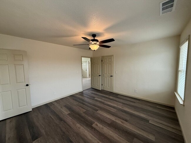 Building Photo - Newly remodeled country home!