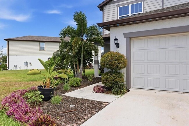 Building Photo - 9108 Royal River Cir