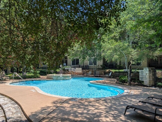 Building Photo - Gorgeous 2/BR 2/BA Single-Family Home in A...