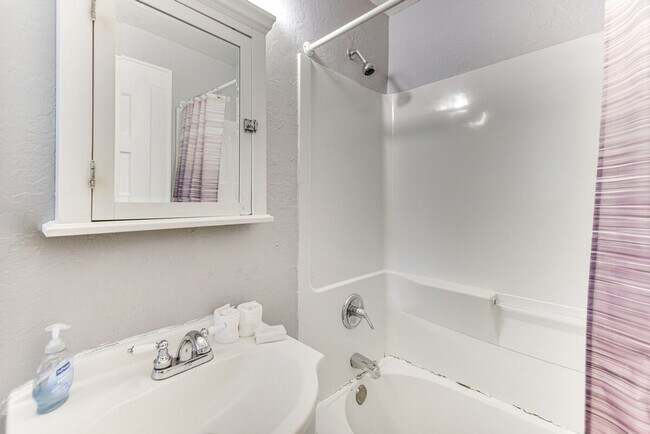 Building Photo - 9501 Granby St