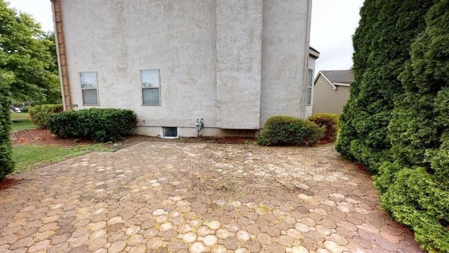 Building Photo - 6498 Ringsend Ct