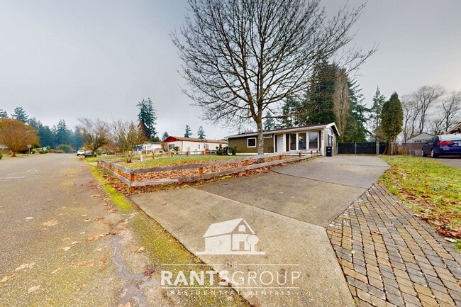 Building Photo - Fully remodeled 2 Bedroom, 2 Bath rambler! Huge Fenced Yard!