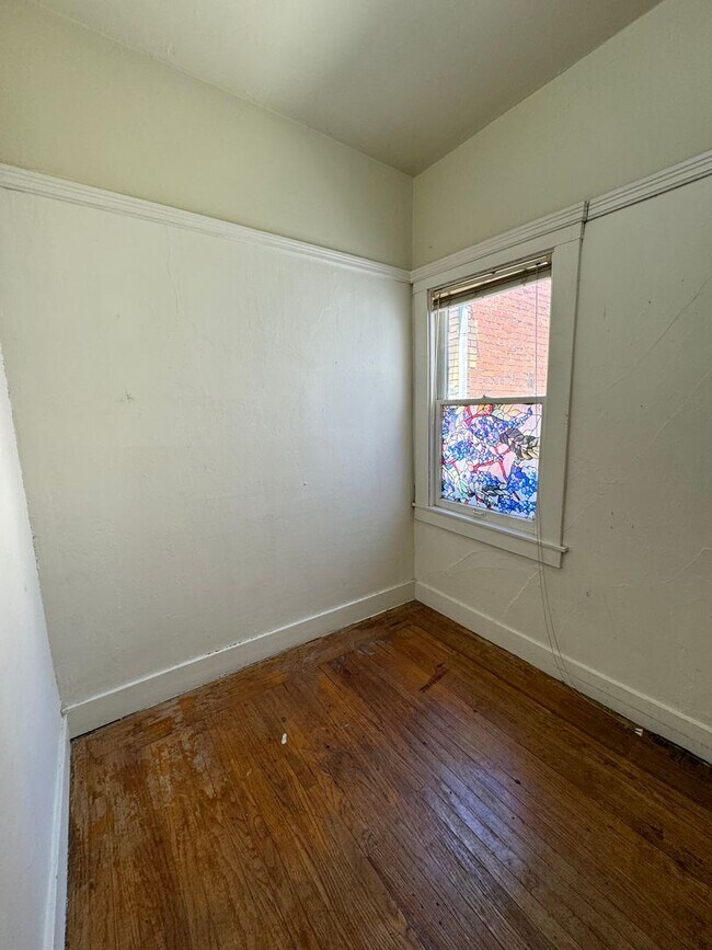 Building Photo - 3129 Broadway