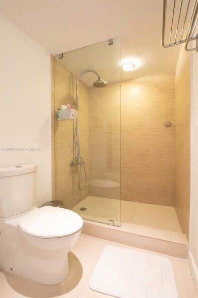 Building Photo - 1627 Brickell Ave