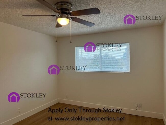 Building Photo - 2405 Applegarth Ln