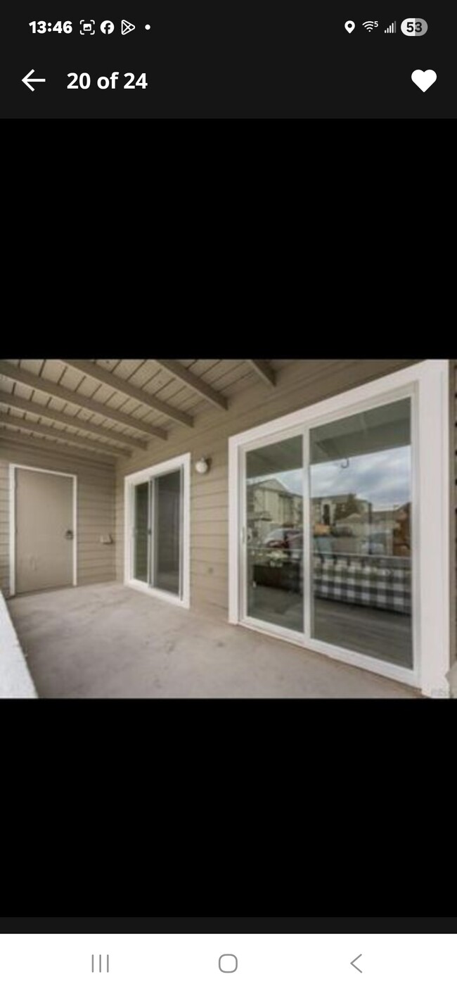 Building Photo - 12093 W Cross Dr