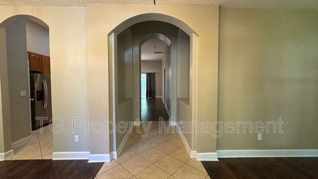 Building Photo - 614 Loire Ct