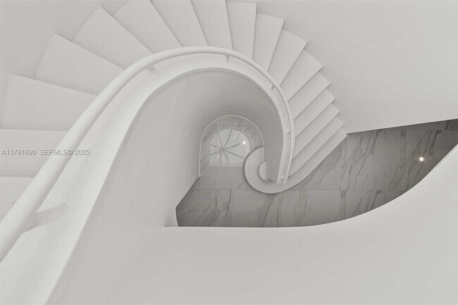 Building Photo - 2000 Island Blvd