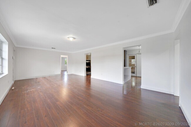 Building Photo - 500 NW 120th St