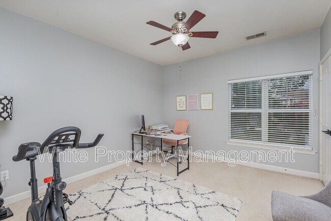 Building Photo - 17135 Red Feather Dr
