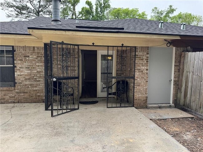 Building Photo - 1005 Navco Rd