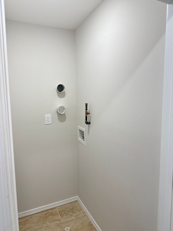 Building Photo - 224 S 6th St