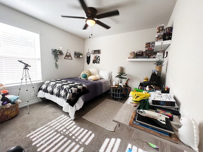 Building Photo - 5507 Stormie Keep
