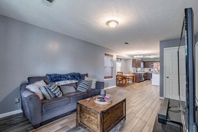 Building Photo - 511 Henry St