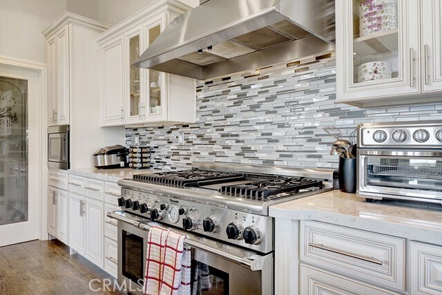 Building Photo - 75 Marbella