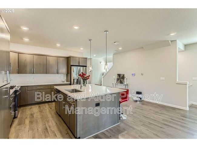 Building Photo - 12357 SE Goali Ct