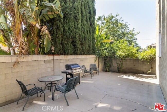 Building Photo - 2334 Keeler St