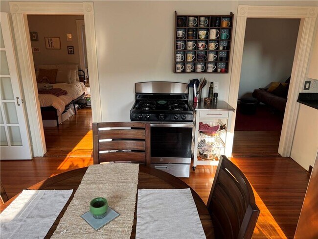 Building Photo - 37 Evergreen St