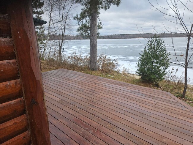 Building Photo - Cozy Cabin on the Old Silver Lake