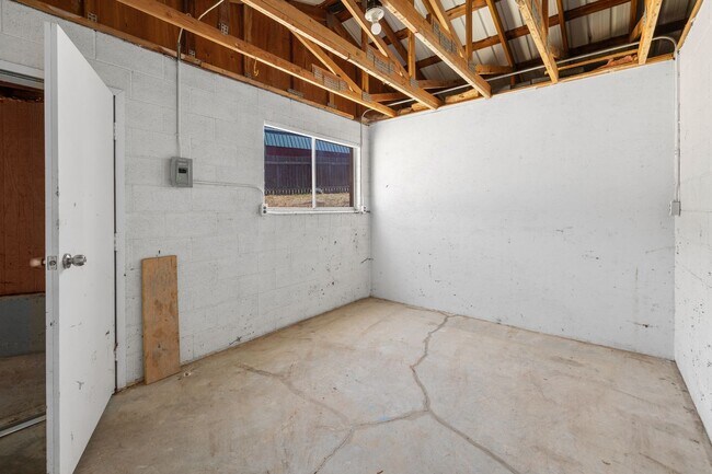 Building Photo - 250 Morrison Canyon Ln